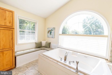 Welcome to this beautiful brick home on a quiet, dead end street - photo 25