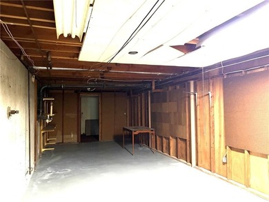 THIS IS A SPACIOUS 3 BED, 1 BATH RANCH WITH A HUGE FIRST FLOOR - photo 27