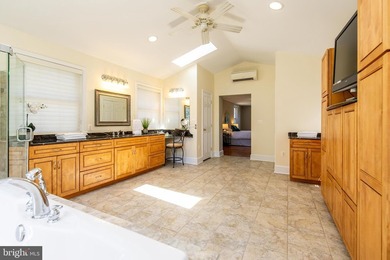 Welcome to this beautiful brick home on a quiet, dead end street - photo 28