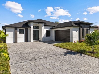 Cape Coral Lakes Area Home For Sale in Cape Coral Florida