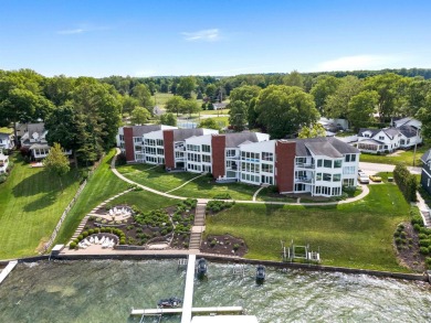 Lake Condo For Sale in Syracuse, Indiana