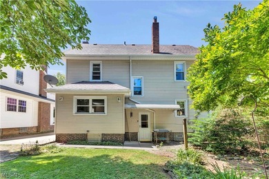 Welcome home to this charming 4-bedroom, 2 full bath Colonial - photo 4