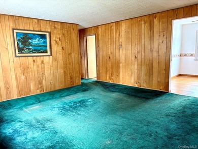 Welcome to this 3 bedroom Ranch on a desirable block in - photo 2