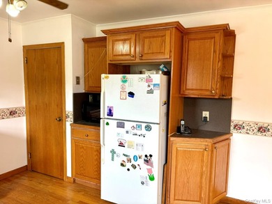 Welcome to this 3 bedroom Ranch on a desirable block in - photo 5