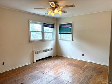 Welcome to this 3 bedroom Ranch on a desirable block in - photo 8
