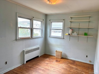 Welcome to this 3 bedroom Ranch on a desirable block in - photo 10