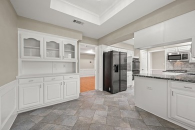 Welcome home to this beautiful 4 bedroom, 3 bathroom 1 story - photo 12