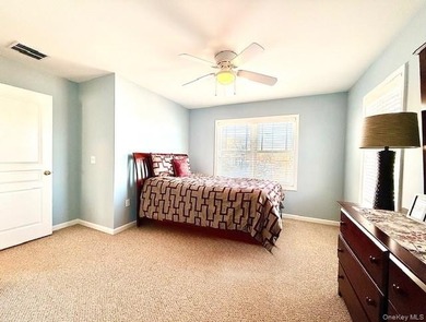 Welcome to this lovely 3 bedroom 2 1/2 bath home with private - photo 14