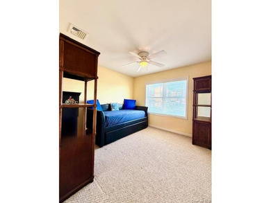 Welcome to this lovely 3 bedroom 2 1/2 bath home with private - photo 16