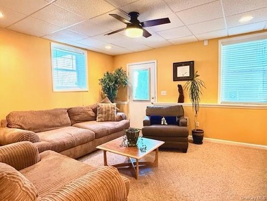 Welcome to this lovely 3 bedroom 2 1/2 bath home with private - photo 17