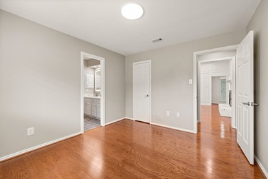 Welcome home to this beautiful 4 bedroom, 3 bathroom 1 story - photo 29