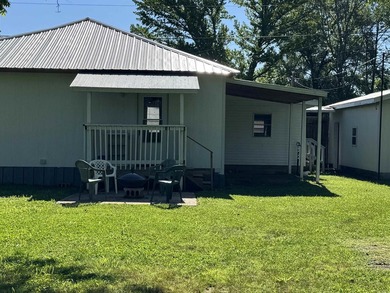 Mixed-use Commercial/Residential opportunity with partial owner - photo 4