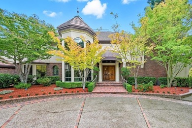 Luxury estate with elegant design. Exquisite One of a kind gated - photo 3
