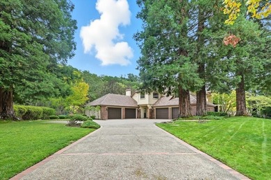 Luxury estate with elegant design. Exquisite One of a kind gated - photo 6