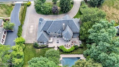 Elegant Colonial with beautiful curb appeal on one of Little - photo 4