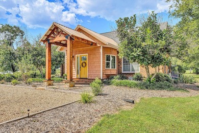 Welcome to Cedar Hall Farm! This 1918 beauty has been restored - photo 4