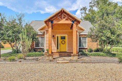 Welcome to Cedar Hall Farm! This 1918 beauty has been restored - photo 5