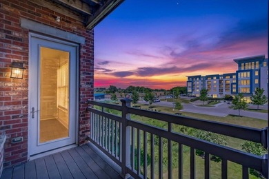 Motivated Seller. 1 Bedroom + Den. Enjoy easy, low-maintenance - photo 2