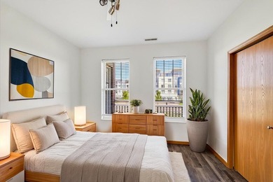 Motivated Seller. 1 Bedroom + Den. Enjoy easy, low-maintenance - photo 6