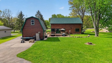 Charming Lake Puckaway home w/private boat launch & MANY recent - photo 12