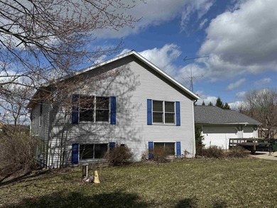 Lake Virginia Home Active Under Contract in Reedsburg Wisconsin