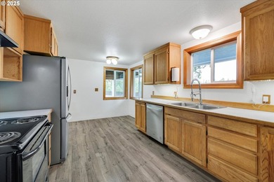 Nestled on nearly 3 acres, this welcoming ranch home has 3 - photo 18
