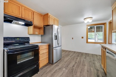 Nestled on nearly 3 acres, this welcoming ranch home has 3 - photo 19