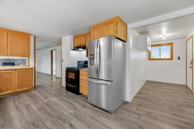 Nestled on nearly 3 acres, this welcoming ranch home has 3 - photo 21