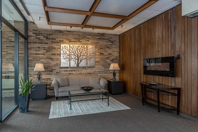 Take in sweeping 9th-floor views and a comfortable, easy-living - photo 26