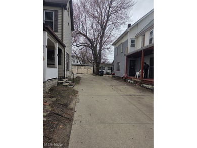 This 3-bedroom, 1.5-bathroom home is a great opportunity for an - photo 4