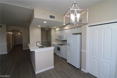 Welcome to Heritage Cove, one of Fort Myers' premier 55+ gated - photo 9