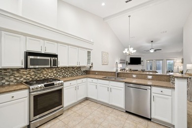 NEW HVAC! Diamond Lakes is the kind of Destin location that - photo 12