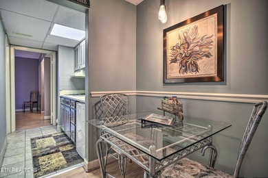 Motivated seller, bring an offer! This contemporary 1-bedroom