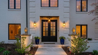 Located on a scenic and quiet cul-de-sac, this 2 story all brick - photo 4