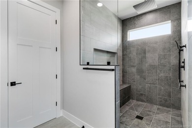 We are proud to present an extraordinary new build on Orange - photo 45