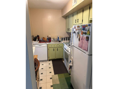 Opportunity Awaits! Welcome to this second-floor, one-bedroom - photo 8
