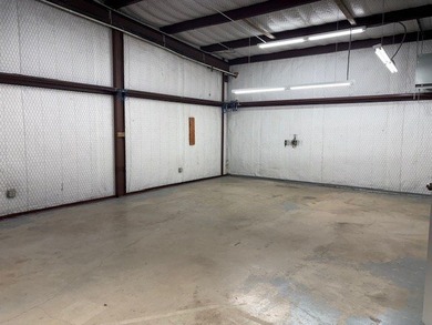FOR SALE OR LEASE!!! NEED SPACE??? This Office/Warehouse offers - photo 2