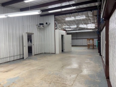 FOR SALE OR LEASE!!! NEED SPACE??? This Office/Warehouse offers - photo 4