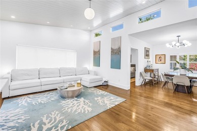 Location, location, location! Authentic Mid-Century Modern gem - photo 13