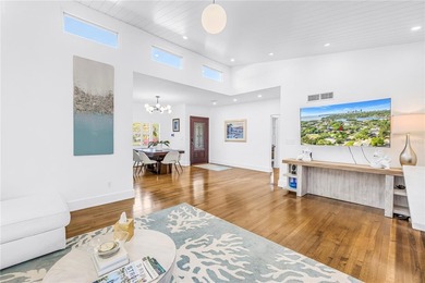 Location, location, location! Authentic Mid-Century Modern gem - photo 16