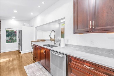 Location, location, location! Authentic Mid-Century Modern gem - photo 24