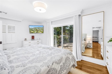 Location, location, location! Authentic Mid-Century Modern gem - photo 31