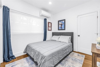 Location, location, location! Authentic Mid-Century Modern gem - photo 35