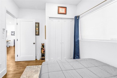 Location, location, location! Authentic Mid-Century Modern gem - photo 36