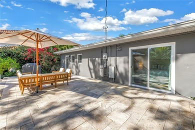 Location, location, location! Authentic Mid-Century Modern gem - photo 41