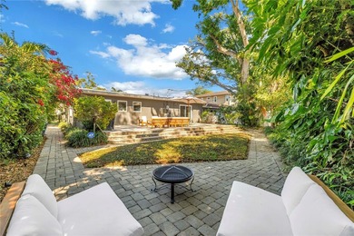 Location, location, location! Authentic Mid-Century Modern gem - photo 43