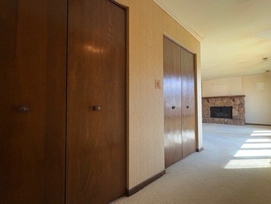 Fantastic opportunity in this huge condo located on the top - photo 3