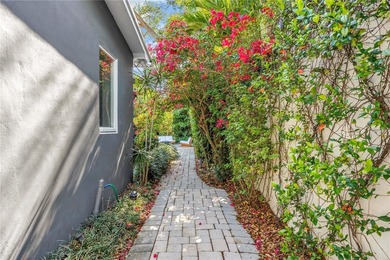Location, location, location! Authentic Mid-Century Modern gem - photo 46