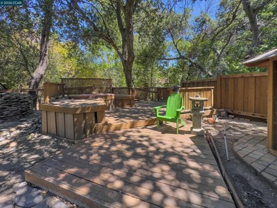 **WOW! A MUST SEE!** Tucked away at the end of a court, this - photo 50