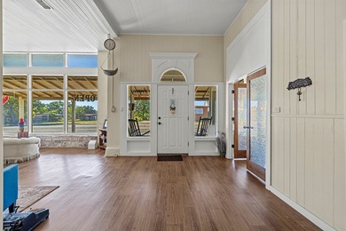 Located in the heart of downtown Harper, this remodeled